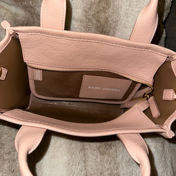 Marc Jacobs The Leather Small Tote Bag - Rose - Picture 10 of 10